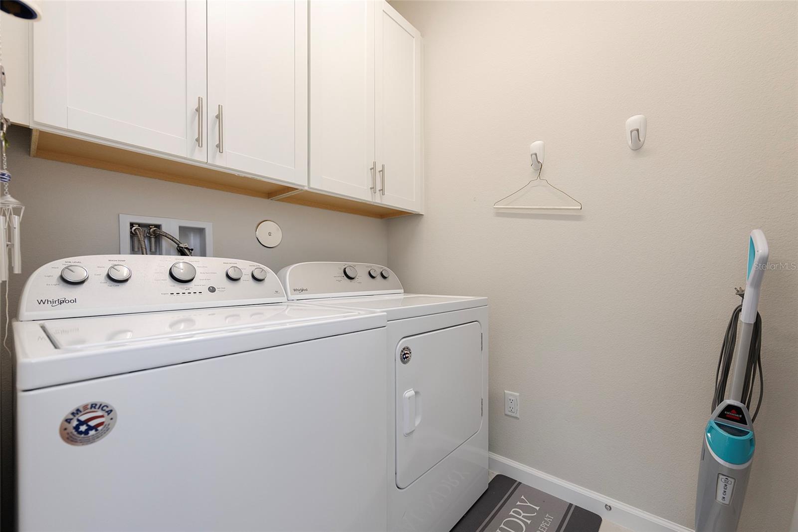 Image 28 of 37 For 572 Landshark Boulevard