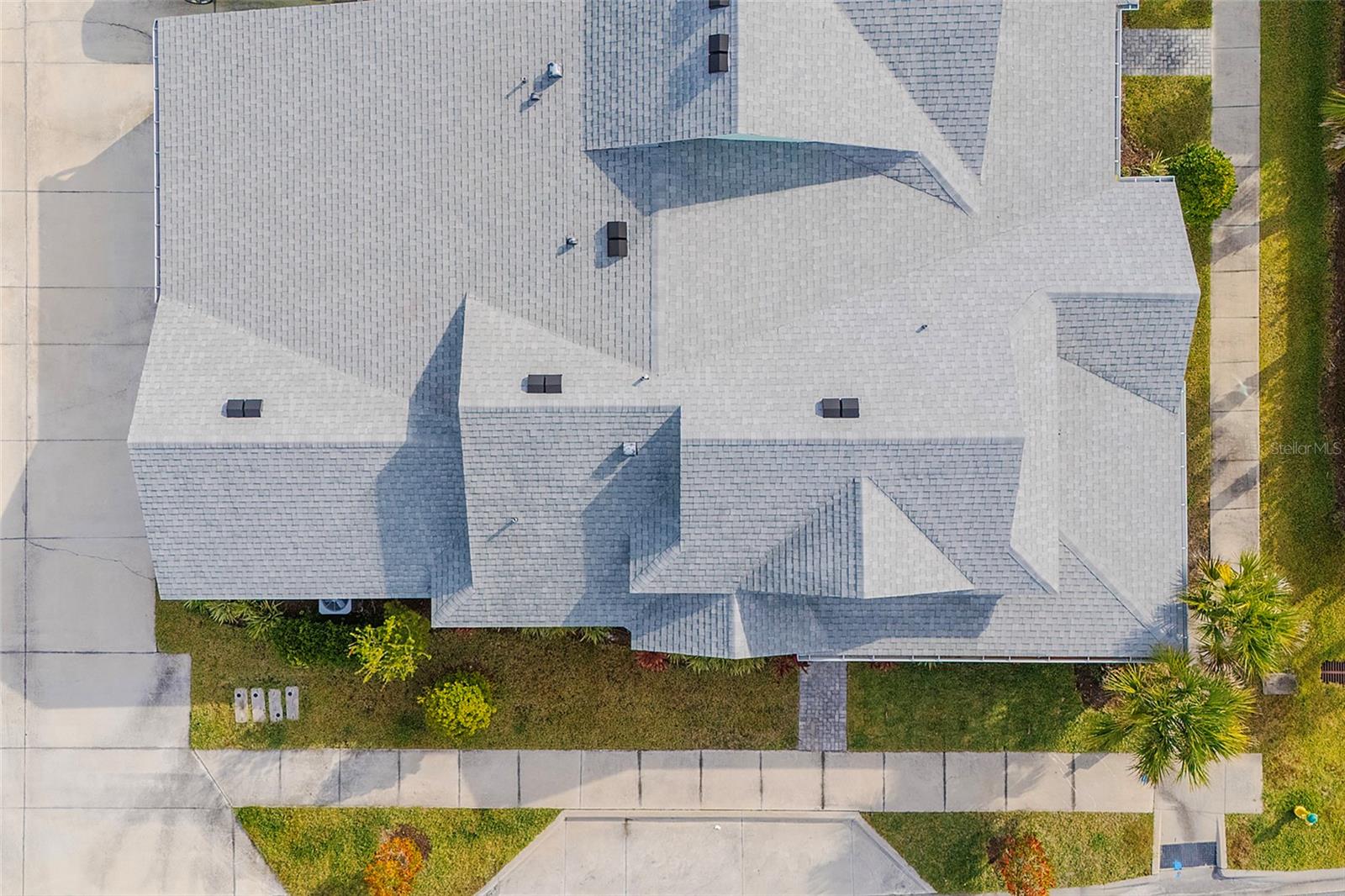 Image 30 of 37 For 572 Landshark Boulevard