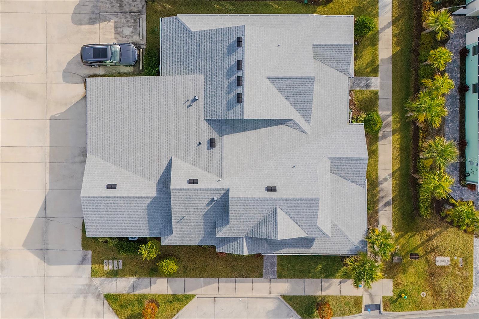 Image 31 of 37 For 572 Landshark Boulevard