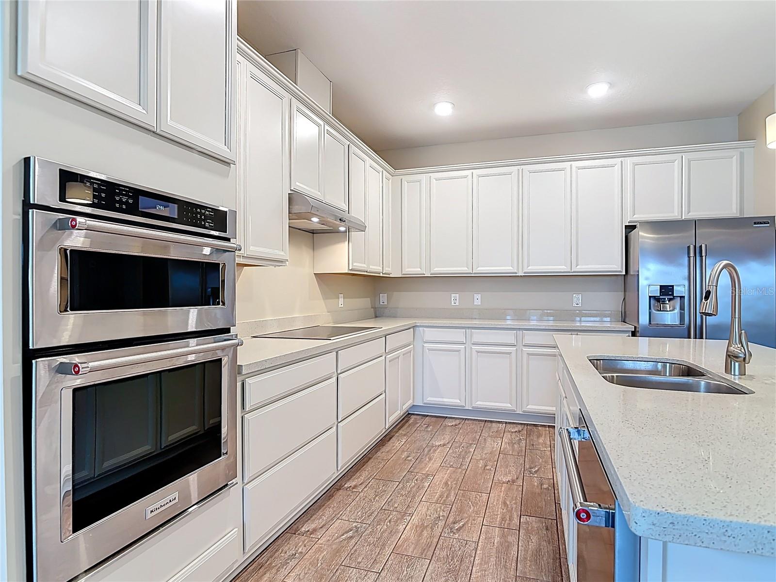 Image 13 of 58 For 3209 Meleto Boulevard