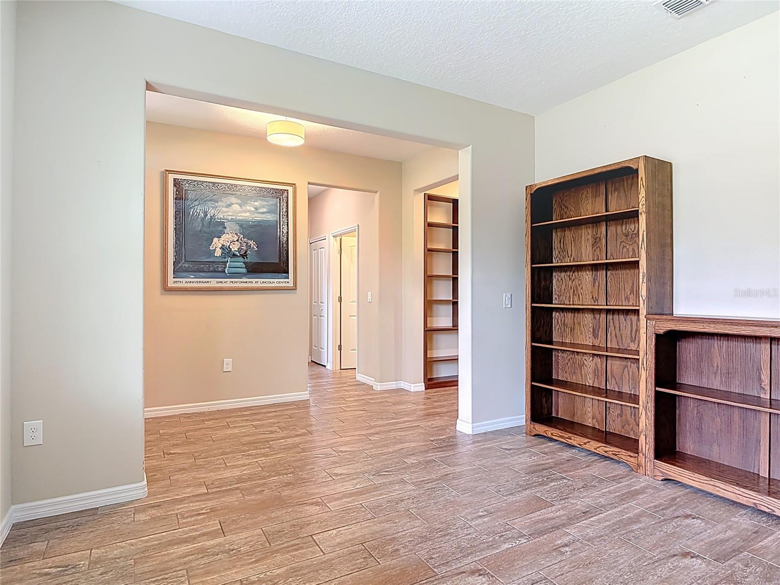 Image 27 of 58 For 3209 Meleto Boulevard