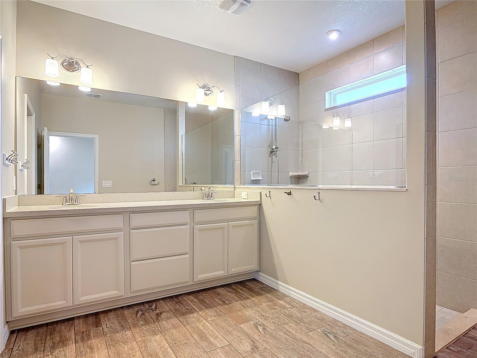 Image 44 of 58 For 3209 Meleto Boulevard