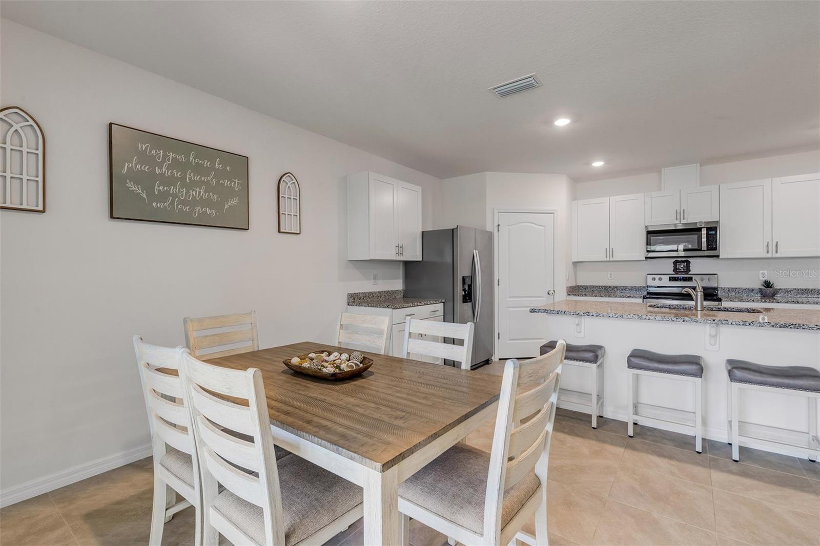 Image 13 of 47 For 8 Melogold Drive