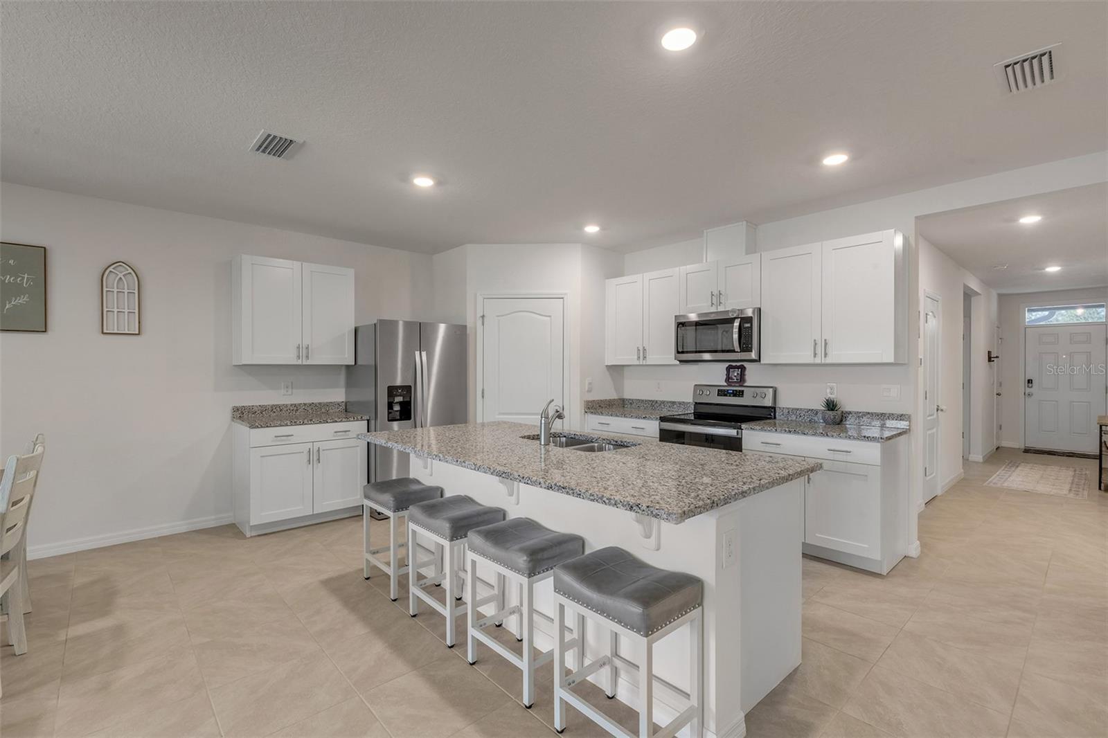 Image 15 of 47 For 8 Melogold Drive