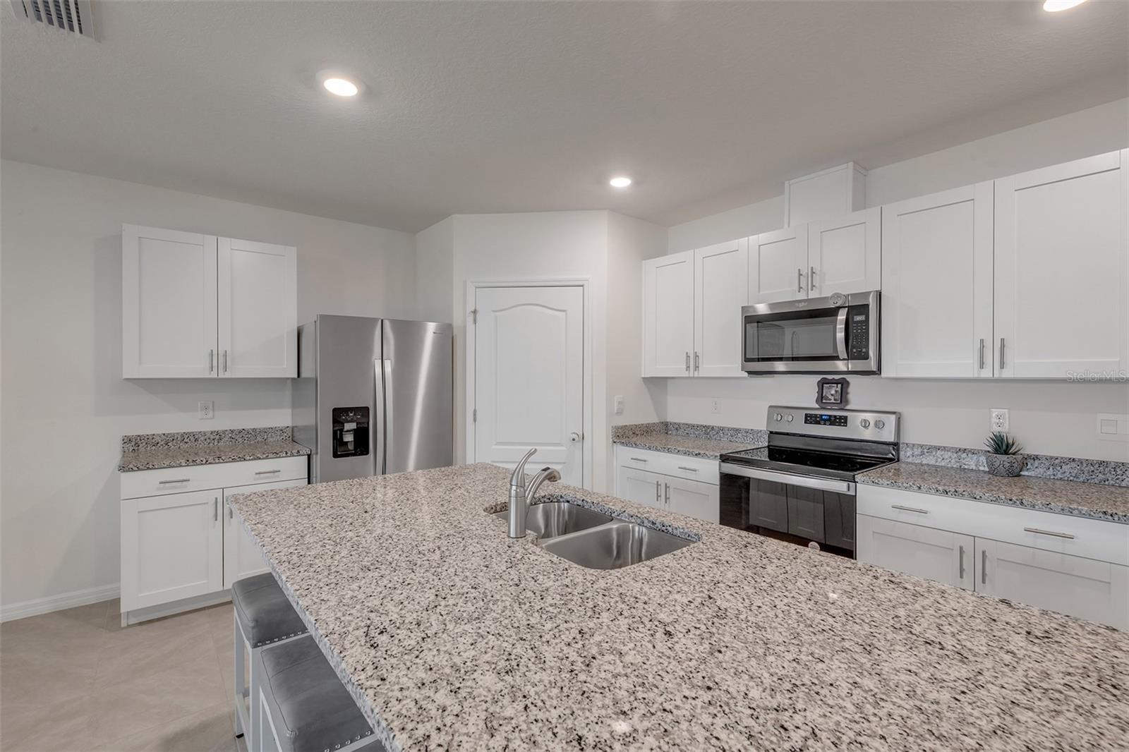 Image 16 of 47 For 8 Melogold Drive