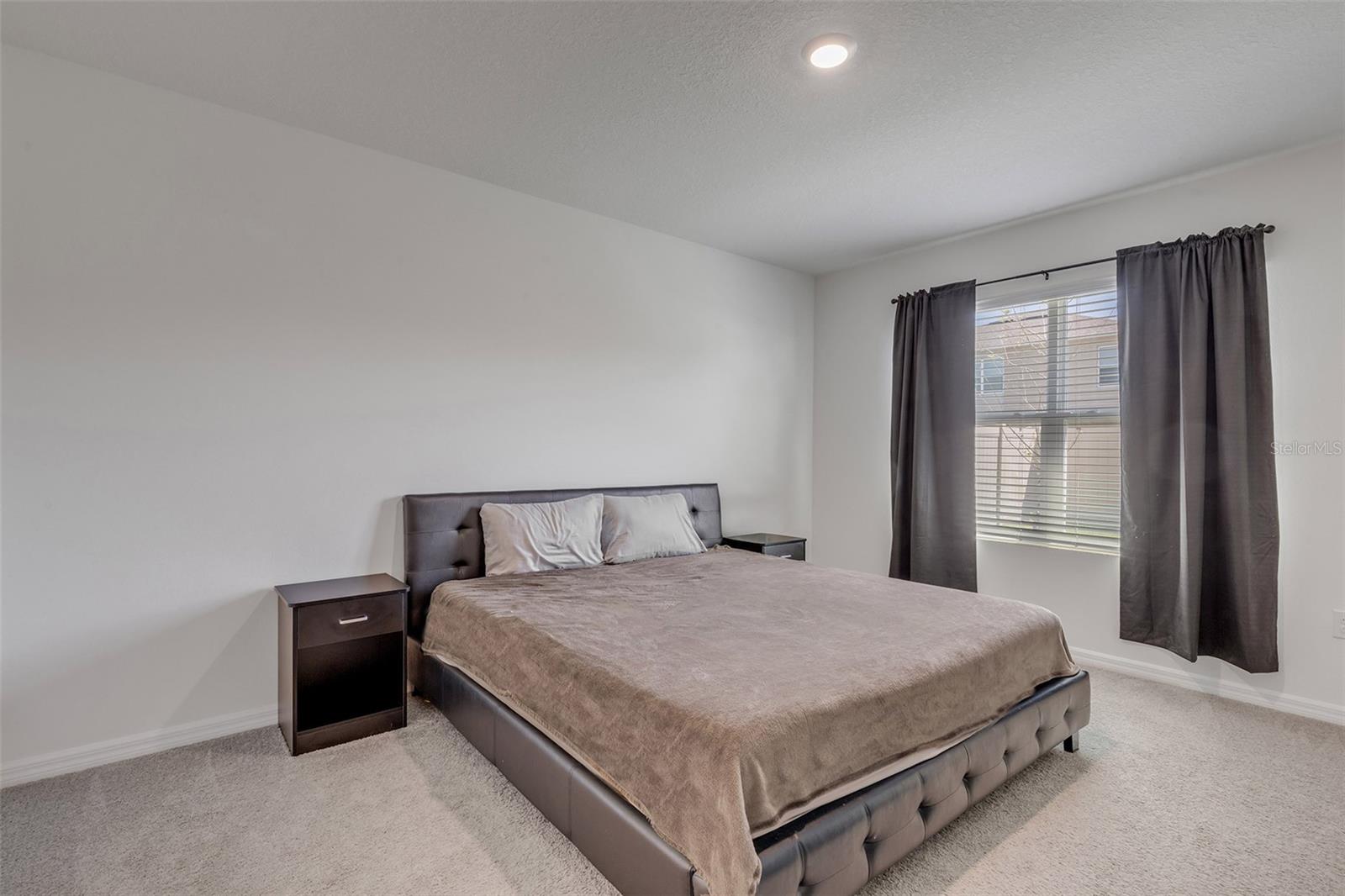 Image 23 of 47 For 8 Melogold Drive