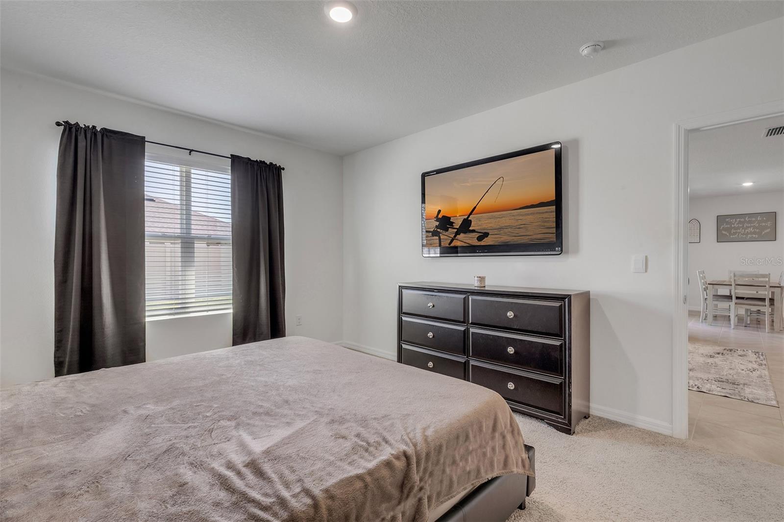 Image 24 of 47 For 8 Melogold Drive