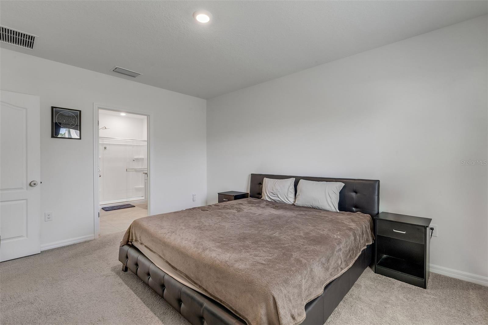 Image 25 of 47 For 8 Melogold Drive