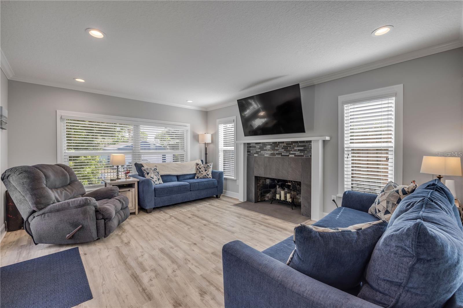 Image 10 of 27 For 315 Sears Avenue