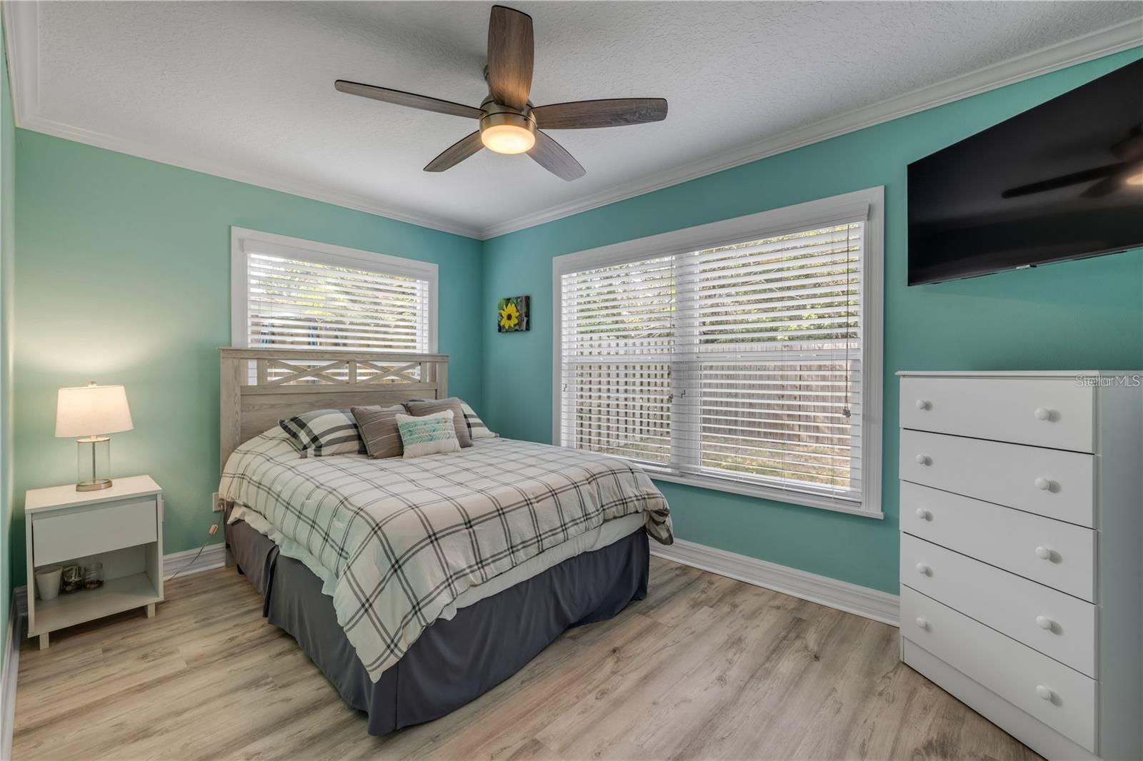 Image 20 of 27 For 315 Sears Avenue