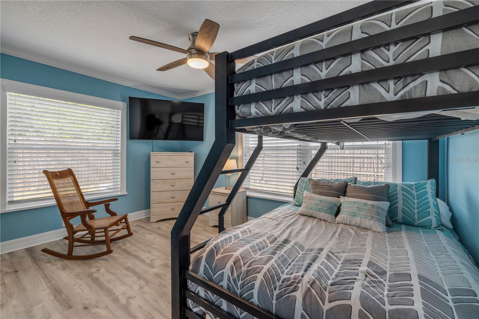 Image 22 of 27 For 315 Sears Avenue