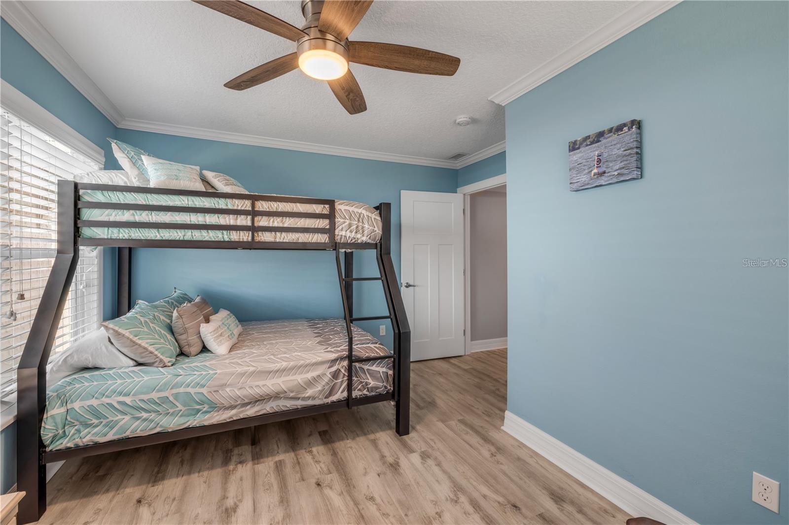 Image 23 of 27 For 315 Sears Avenue