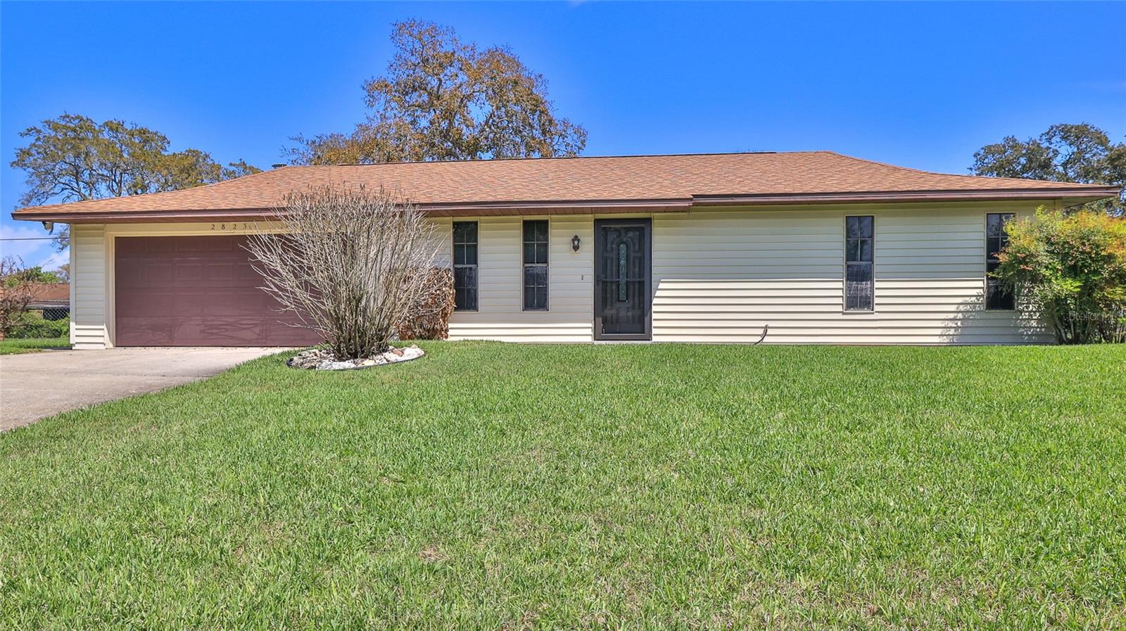 Image 2 of 38 For 2823 Royal Palm Drive