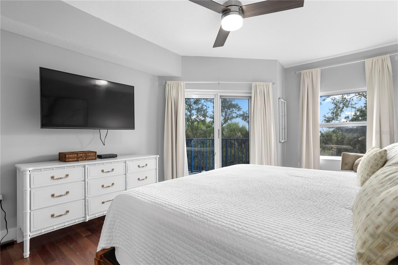 Image 31 of 46 For 5300 Atlantic Avenue 7-306