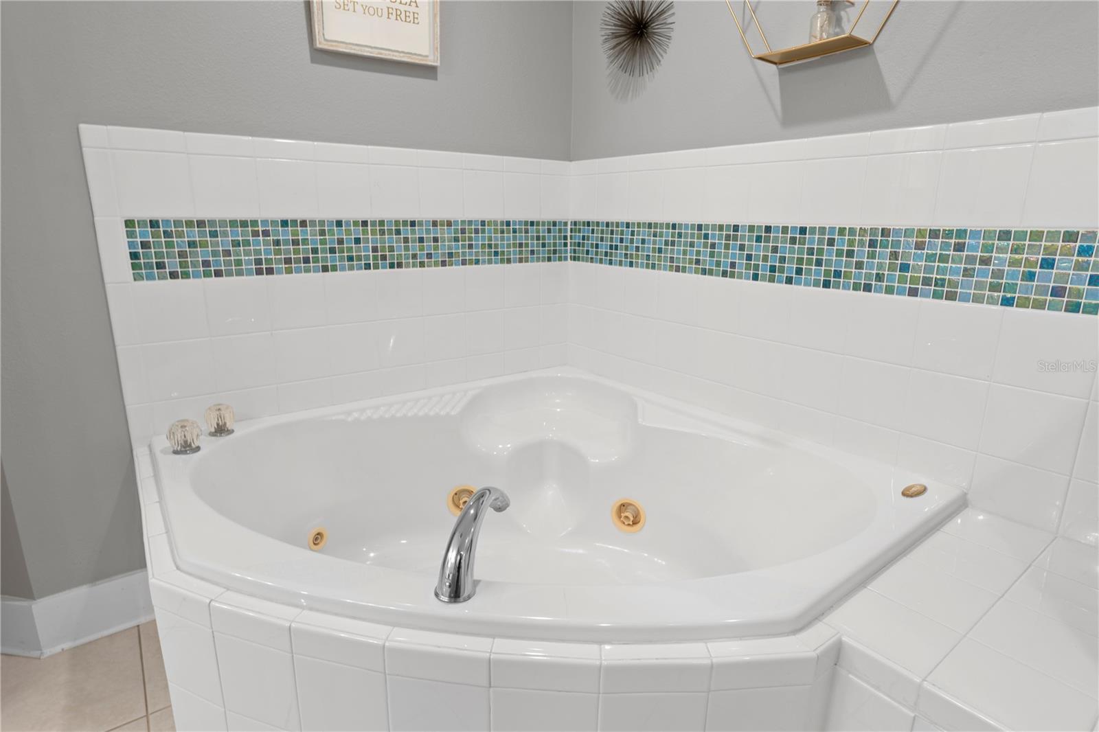 Image 36 of 46 For 5300 Atlantic Avenue 7-306