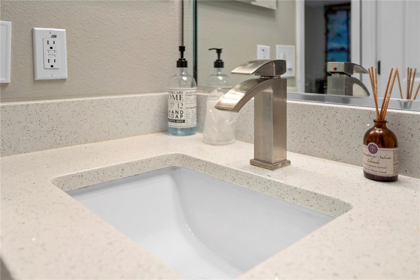 Image 43 of 46 For 5300 Atlantic Avenue 7-306