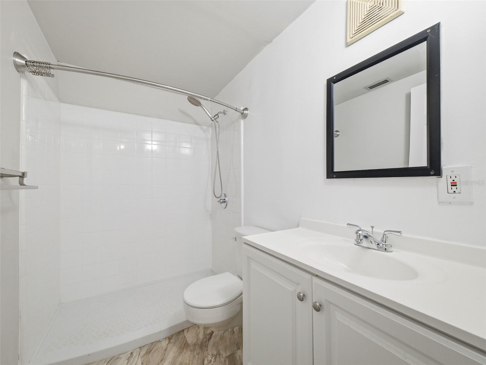 Image 14 of 37 For 28 Country Club Drive B