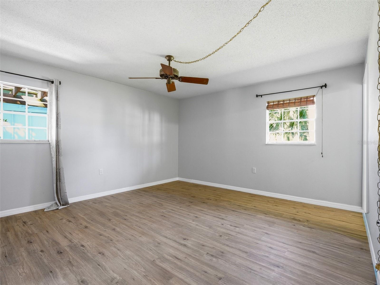 Image 15 of 37 For 28 Country Club Drive B