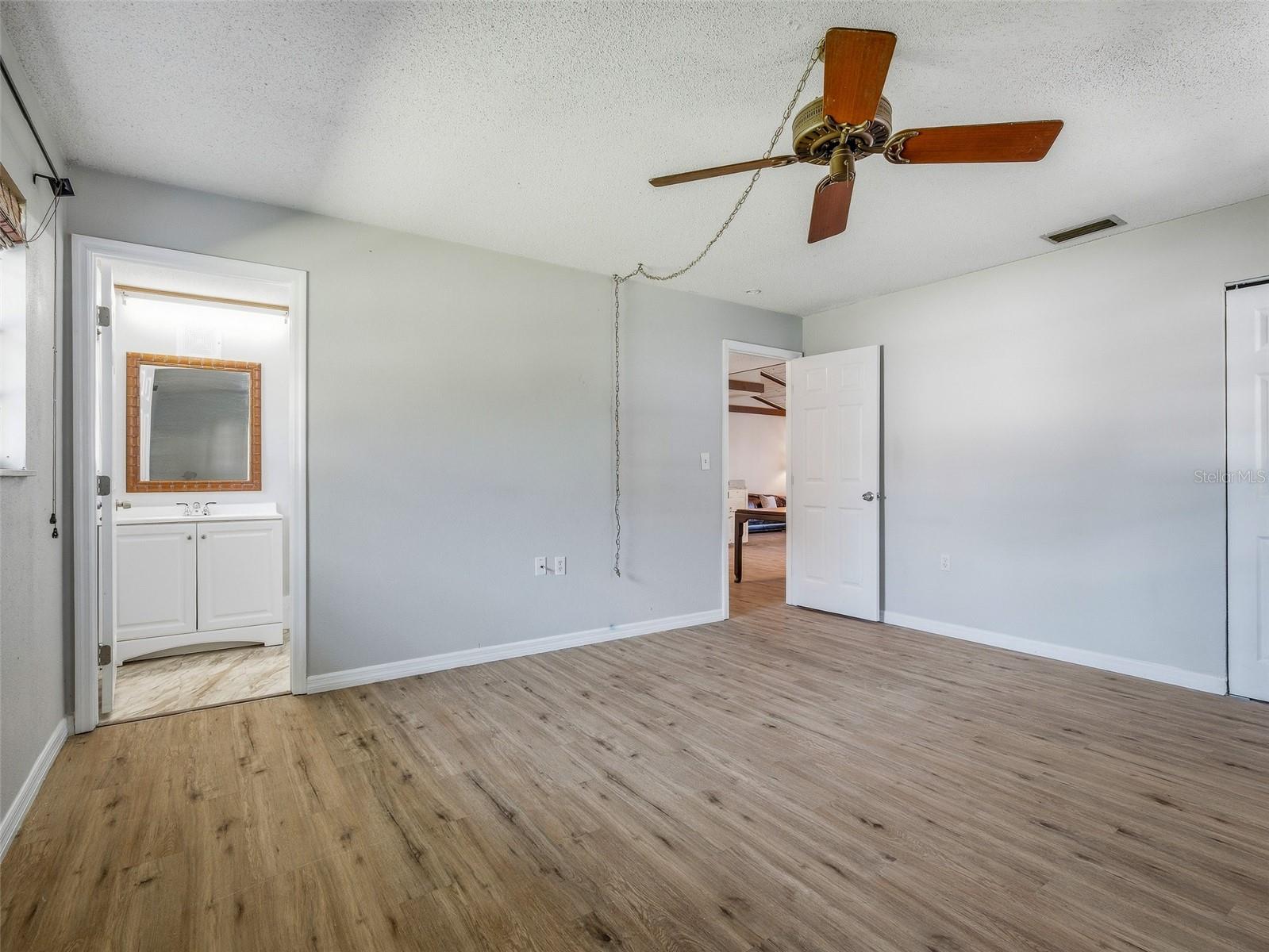 Image 16 of 37 For 28 Country Club Drive B