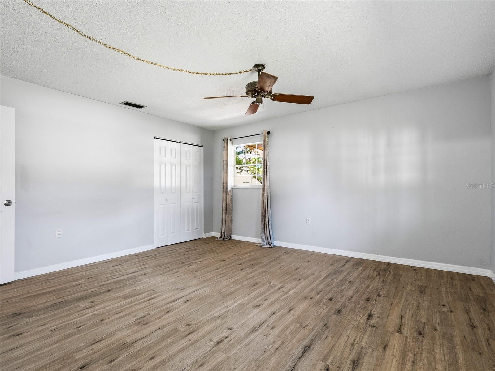 Image 17 of 37 For 28 Country Club Drive B