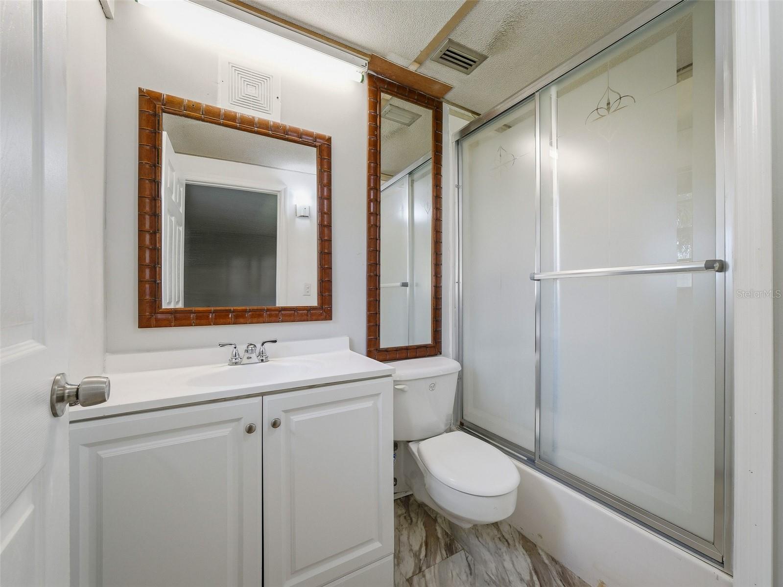 Image 19 of 37 For 28 Country Club Drive B