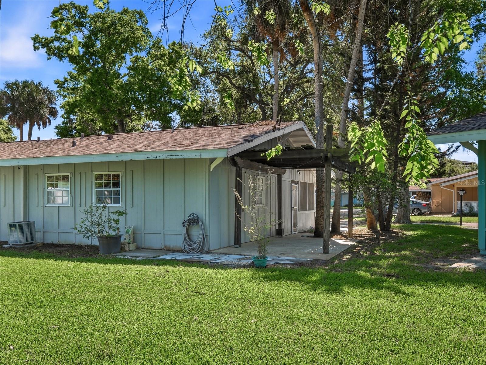 Image 27 of 37 For 28 Country Club Drive B