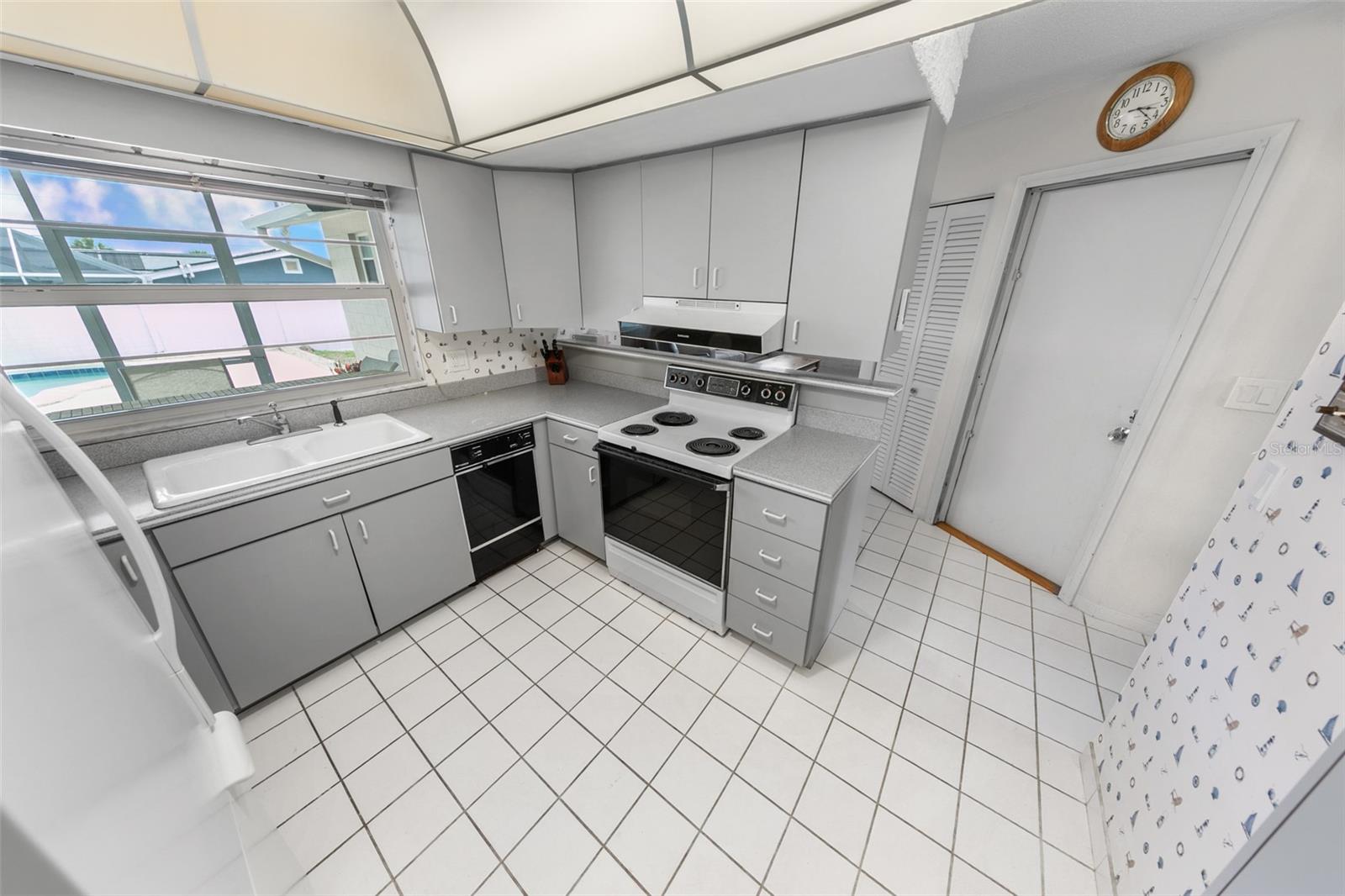 Image 11 of 37 For 4366 Candlewood Lane