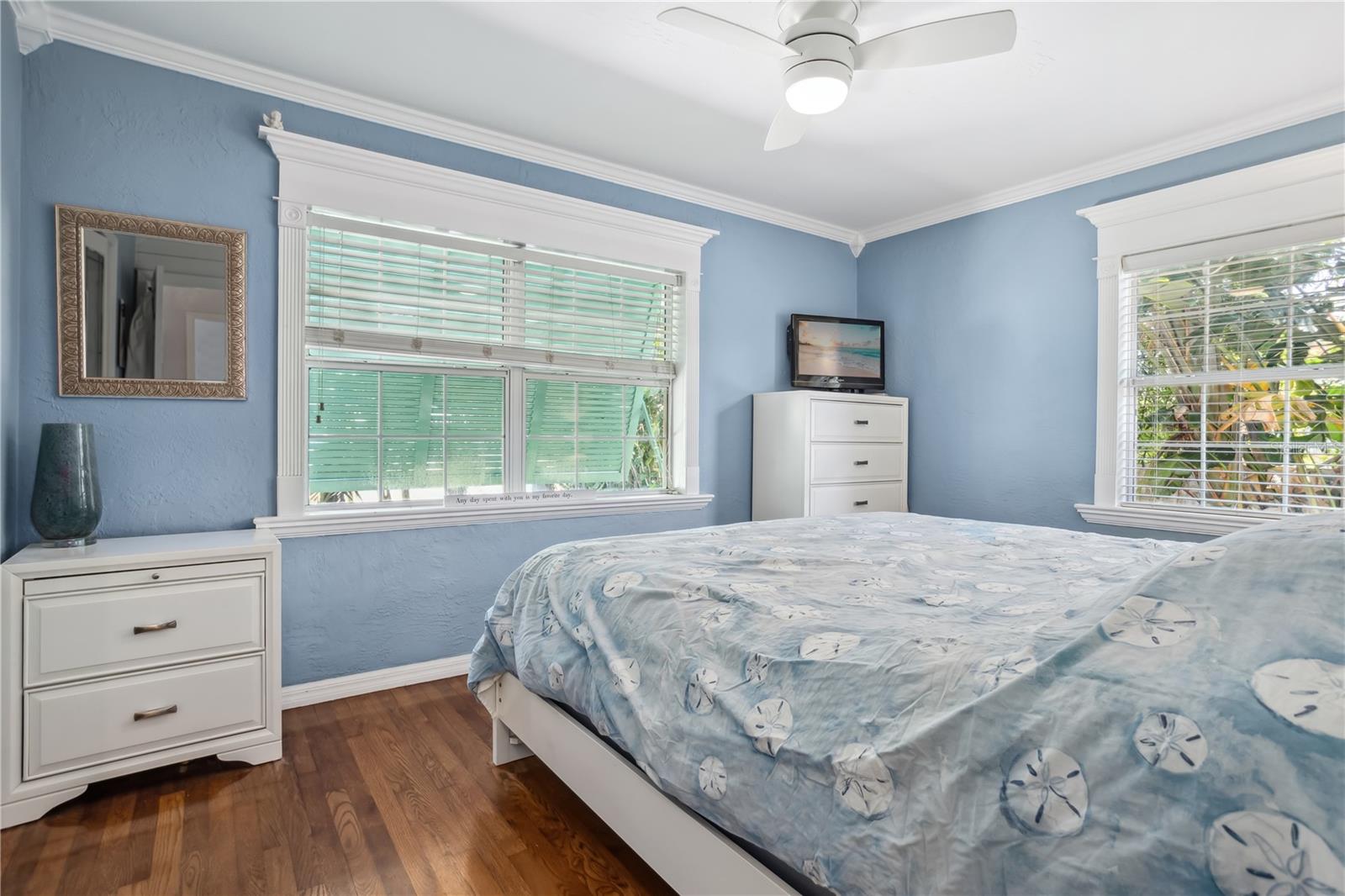 Image 31 of 61 For 3600 Surfside Terrace