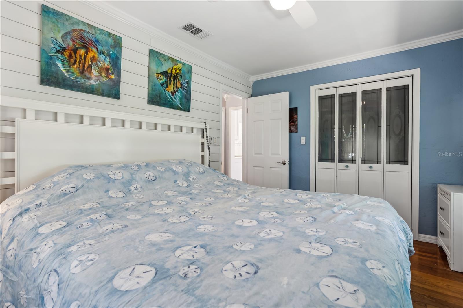 Image 32 of 61 For 3600 Surfside Terrace