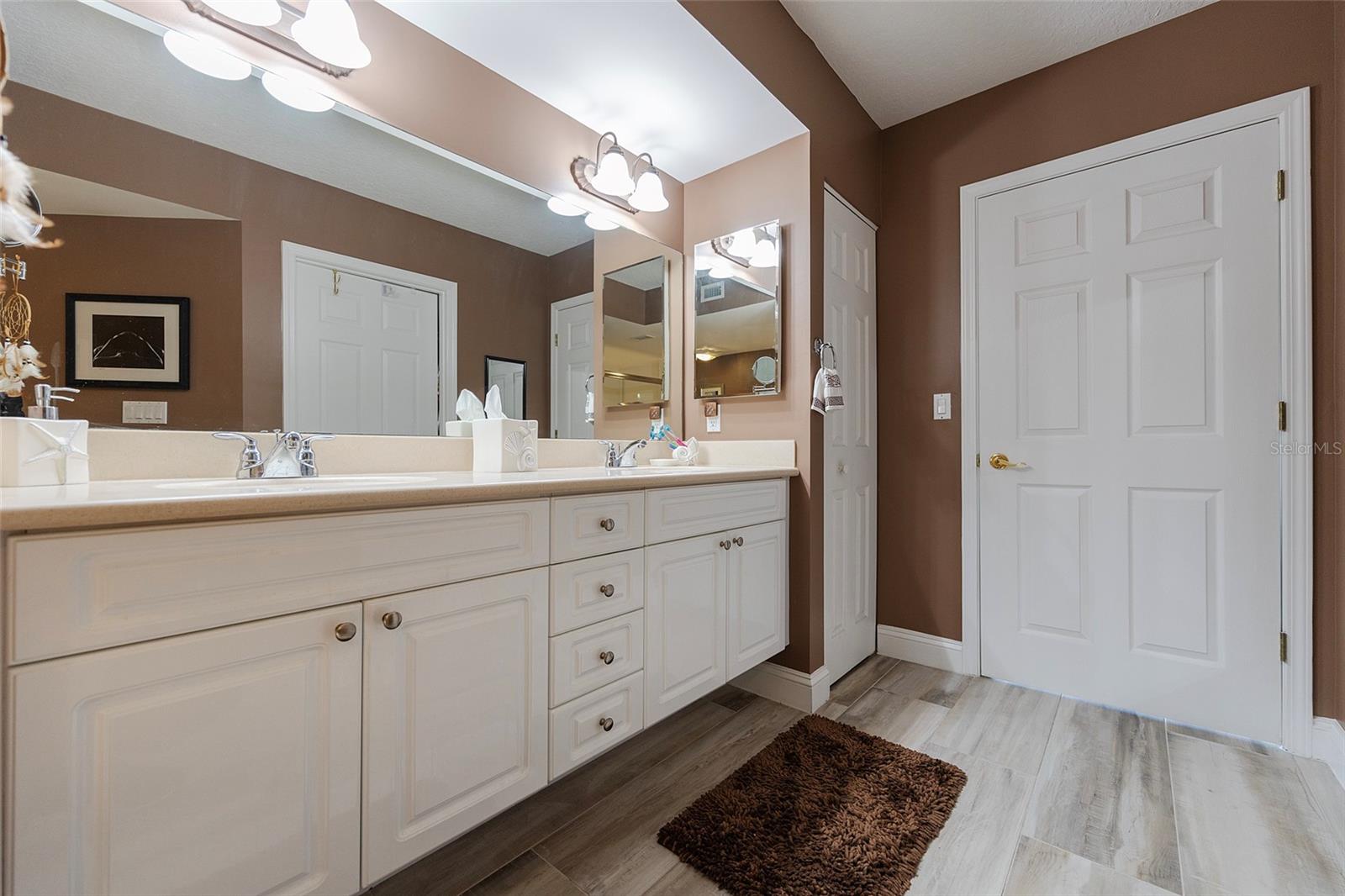 Image 27 of 53 For 4650 Links Village Drive D703