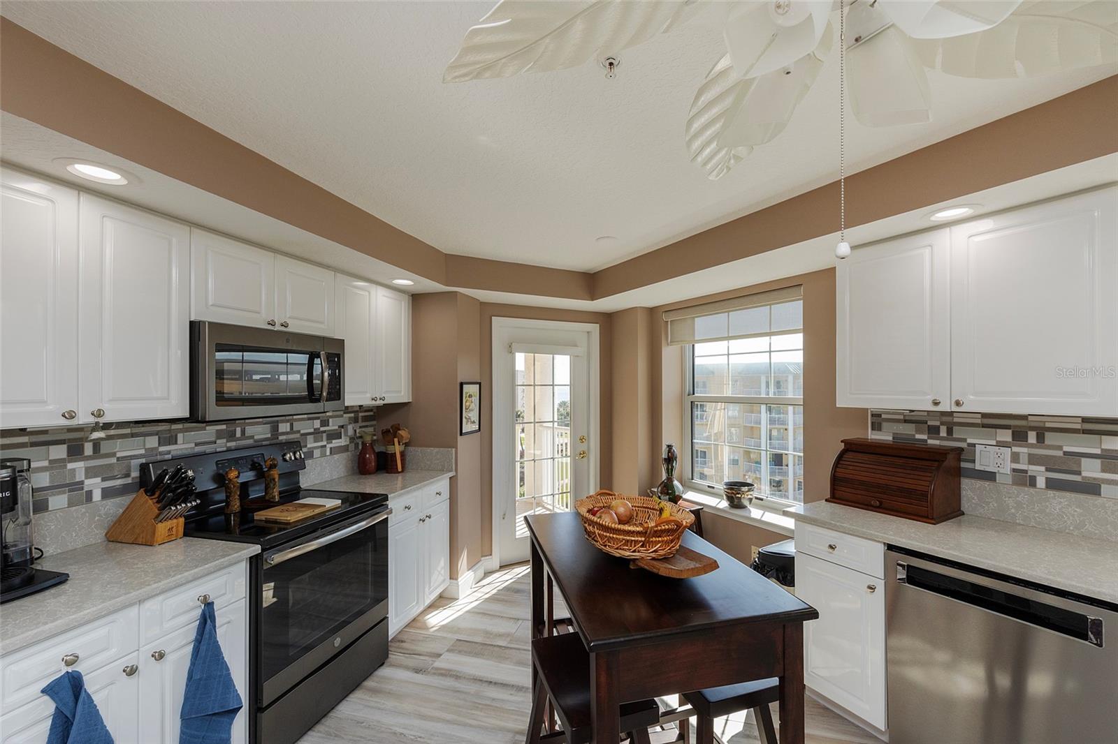 Image 42 of 53 For 4650 Links Village Drive D703