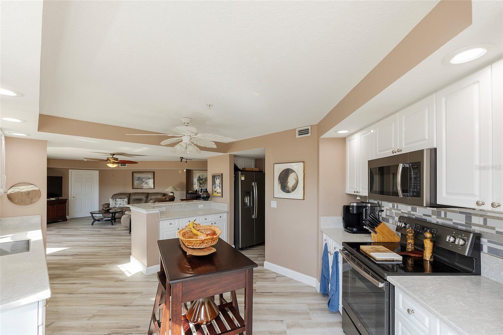 Image 44 of 53 For 4650 Links Village Drive D703