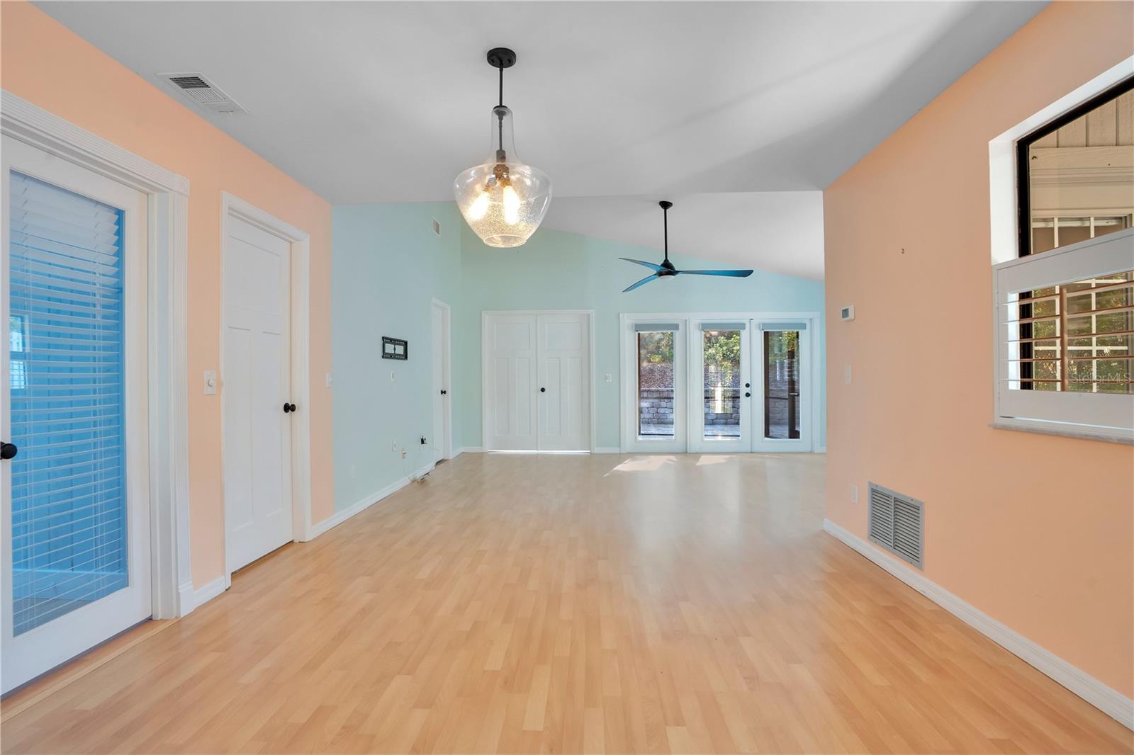 Image 21 of 49 For 4310 Gull Cove