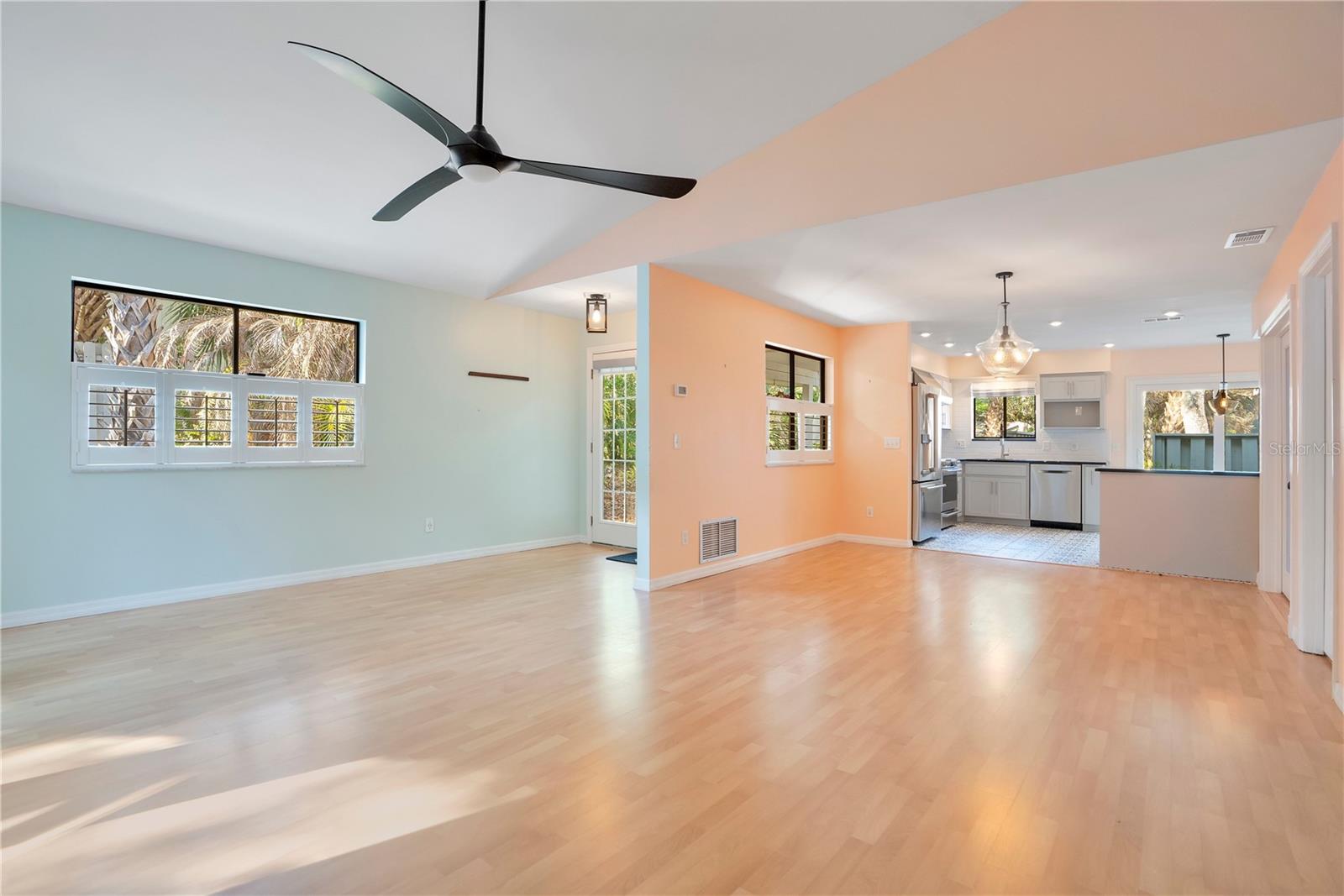 Image 7 of 49 For 4310 Gull Cove