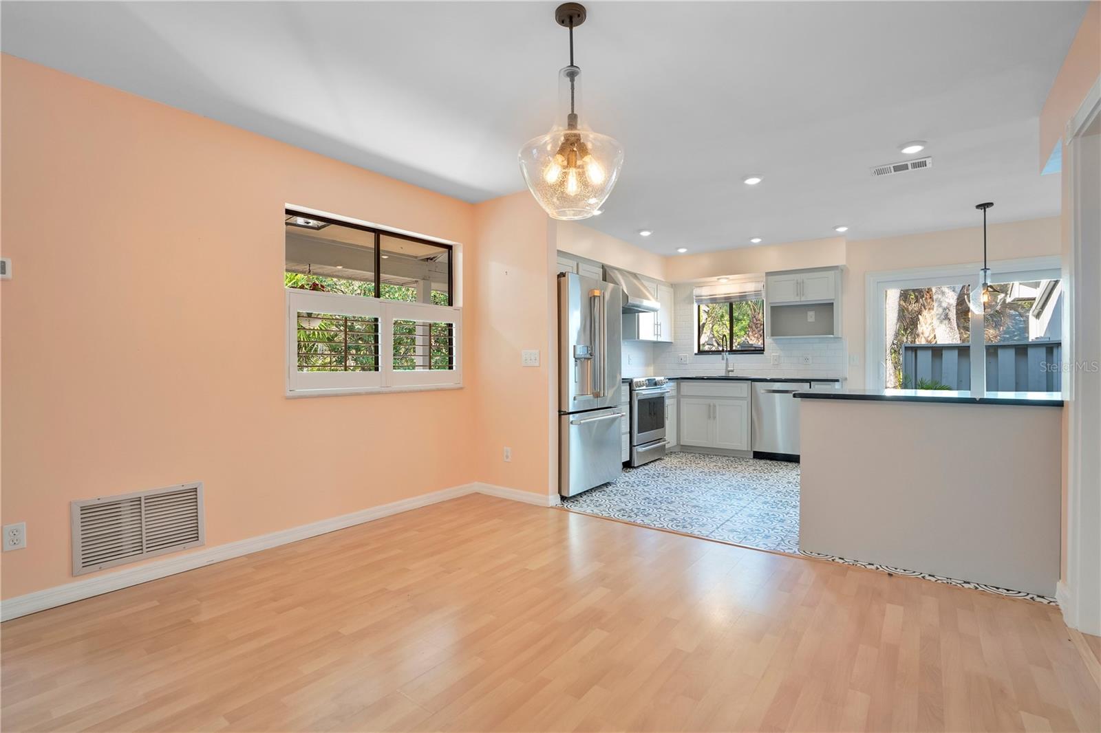 Image 9 of 49 For 4310 Gull Cove