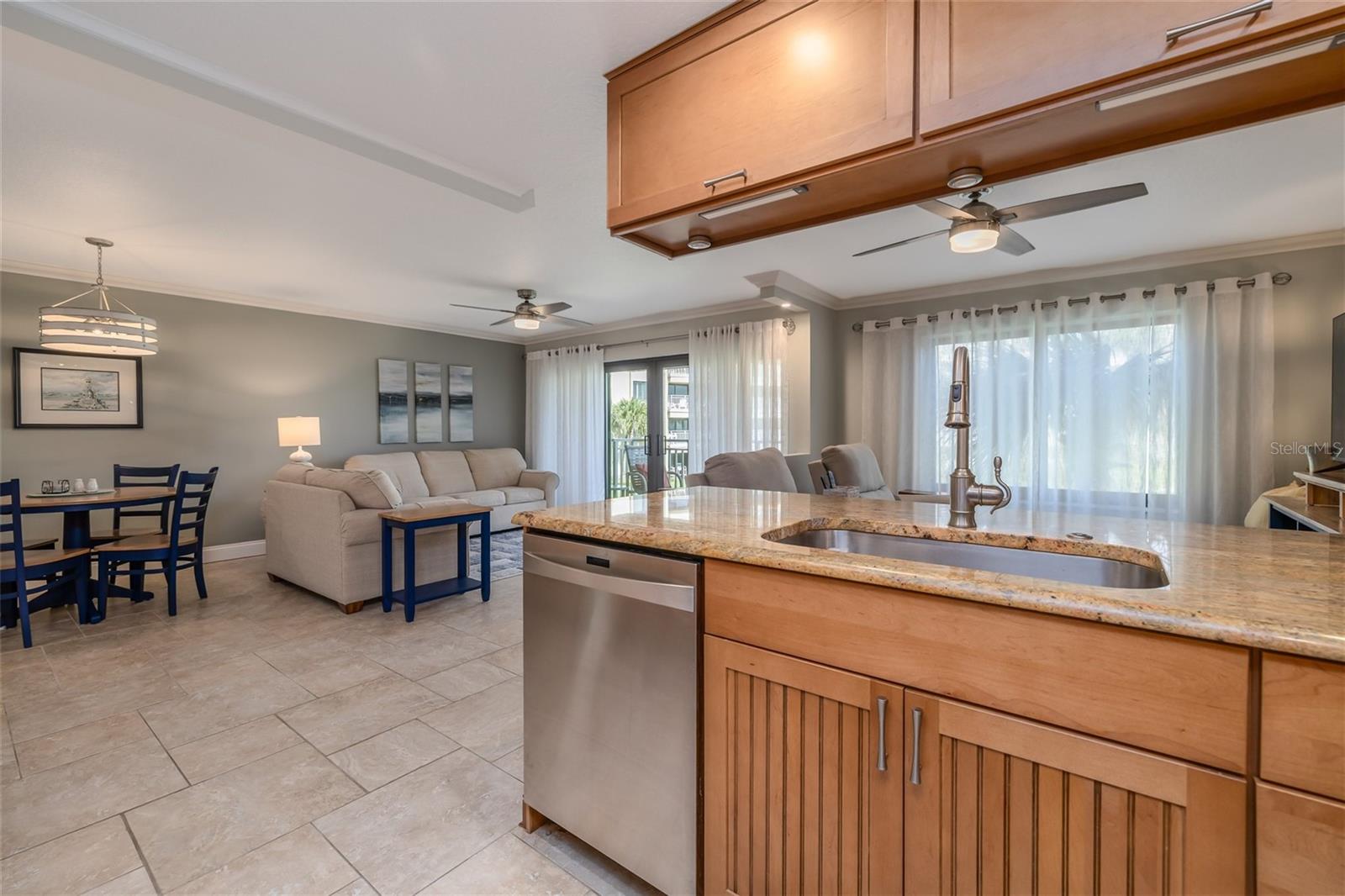 Image 11 of 54 For 4501 Atlantic Avenue 209