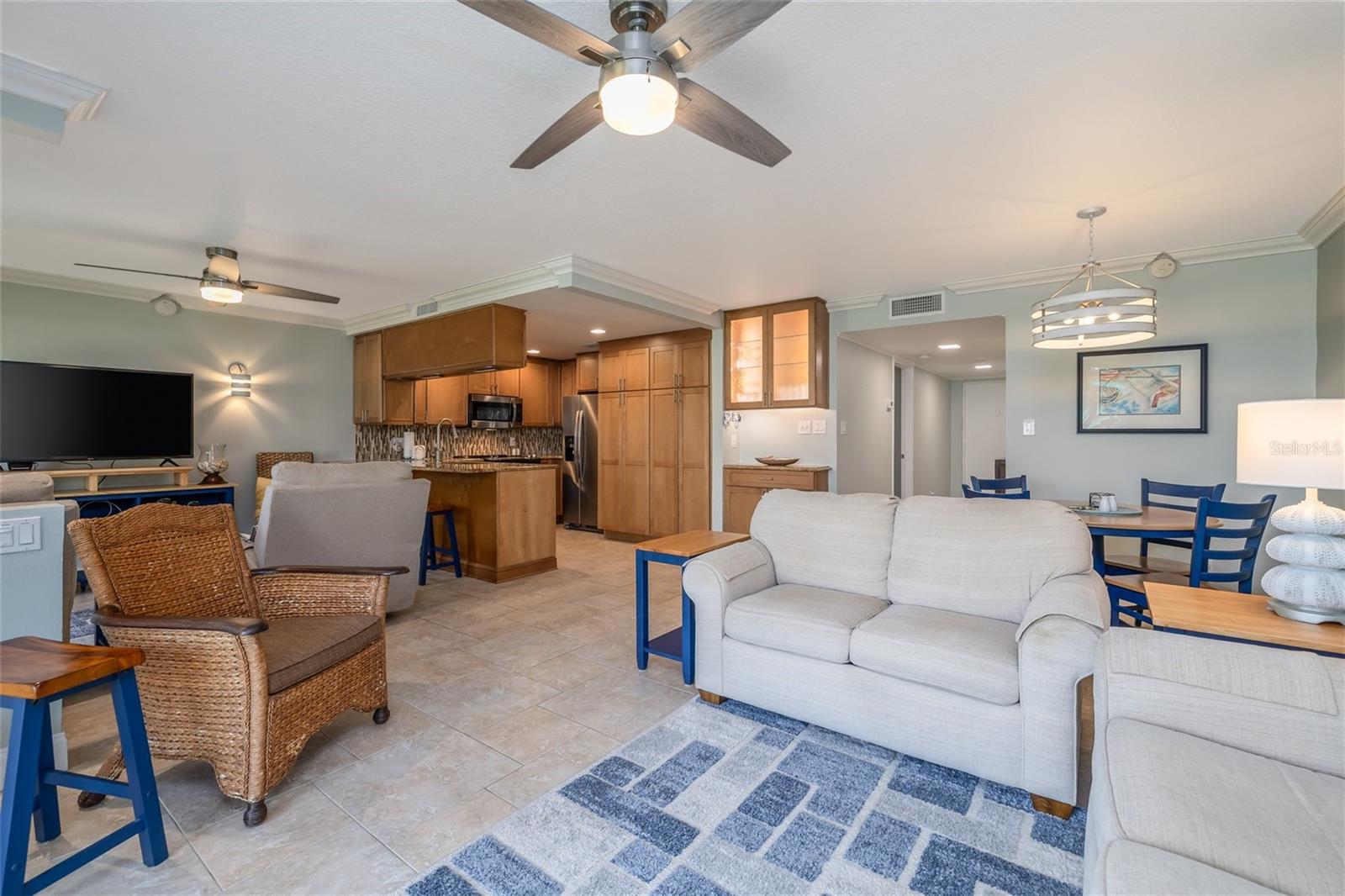 Image 5 of 54 For 4501 Atlantic Avenue 209