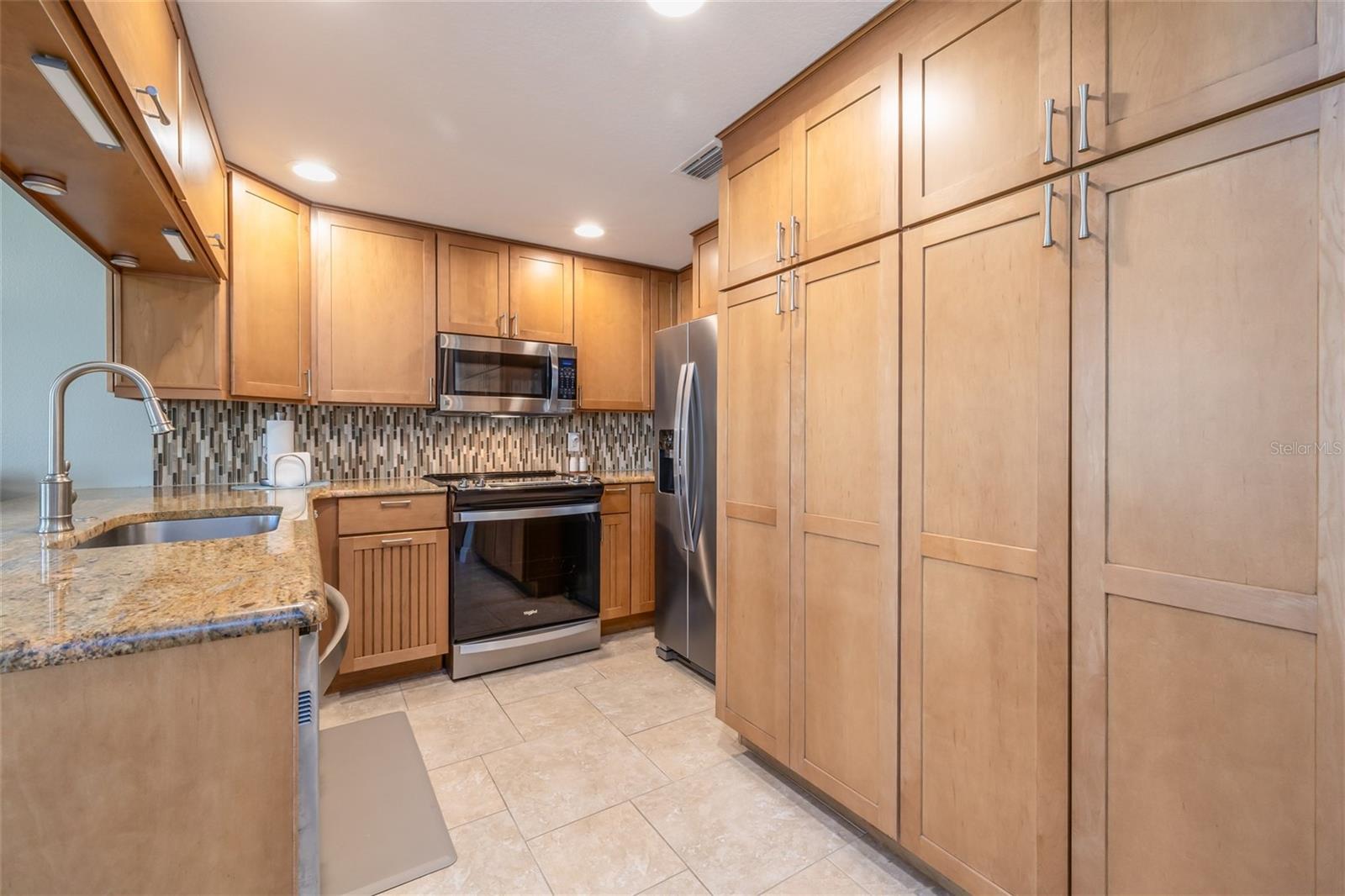 Image 8 of 54 For 4501 Atlantic Avenue 209