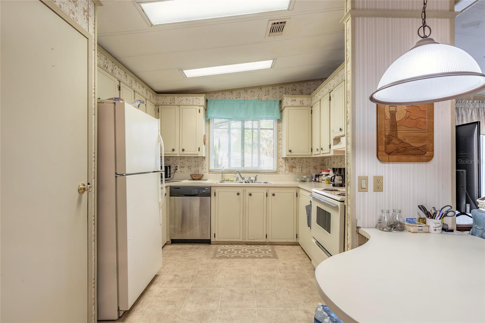 Image 14 of 54 For 4343 Indian River Drive W