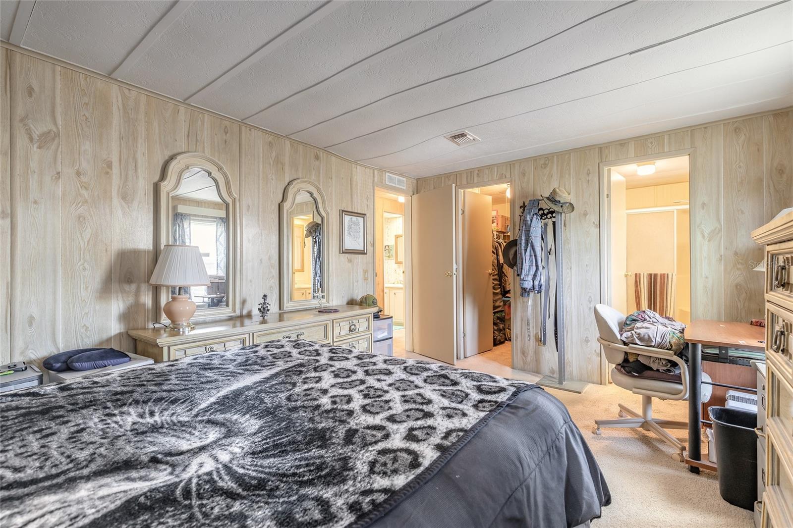 Image 28 of 54 For 4343 Indian River Drive W