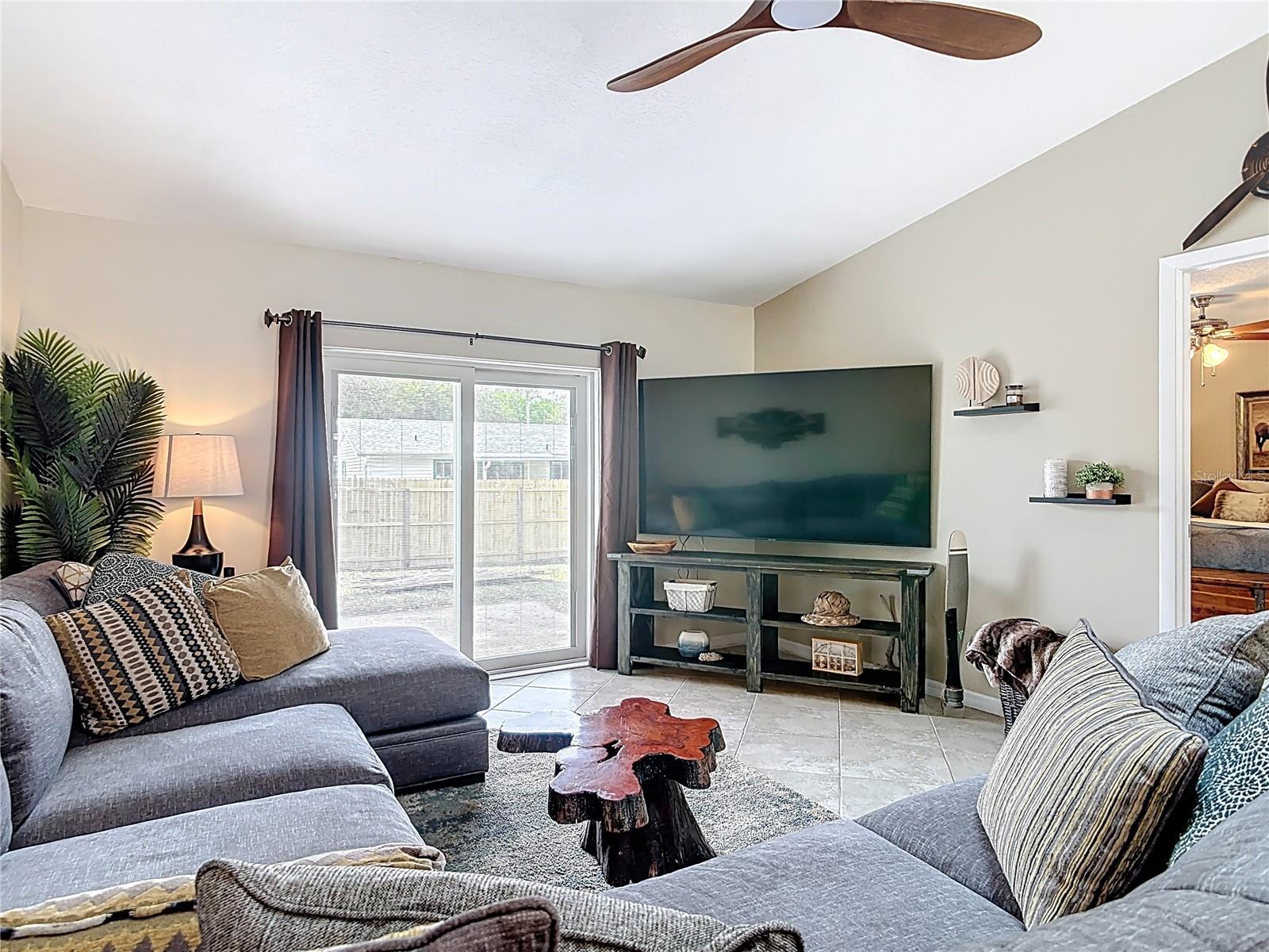 Image 14 of 22 For 1712 Needle Palm Drive