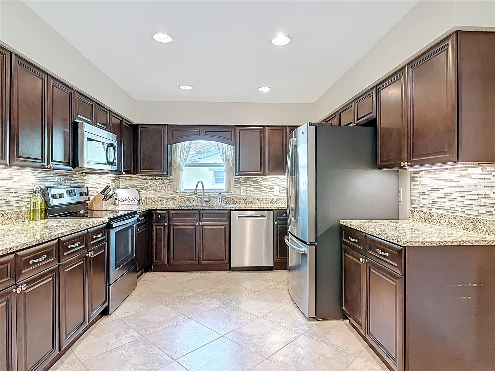 Image 2 of 22 For 1712 Needle Palm Drive