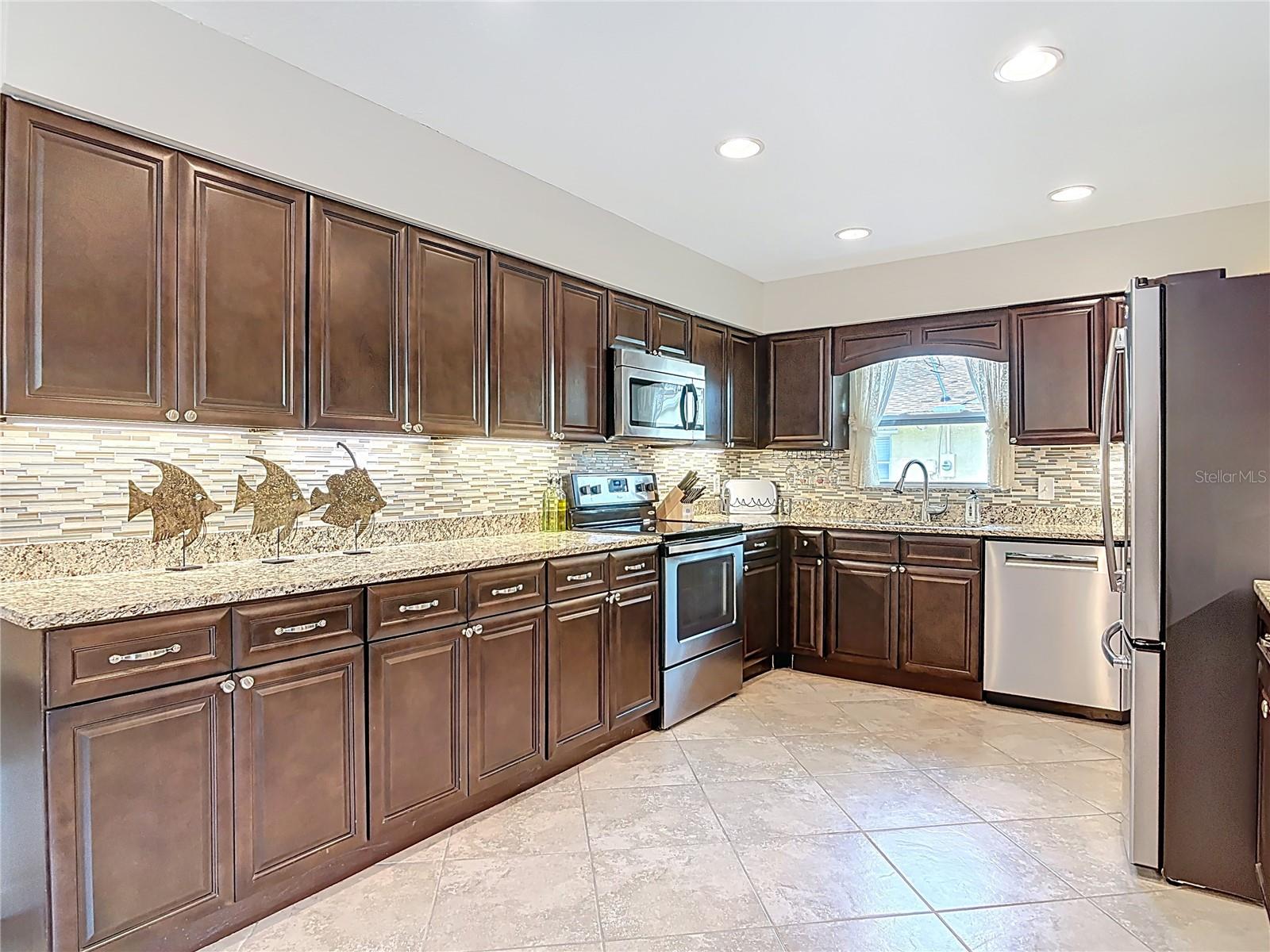 Image 4 of 22 For 1712 Needle Palm Drive