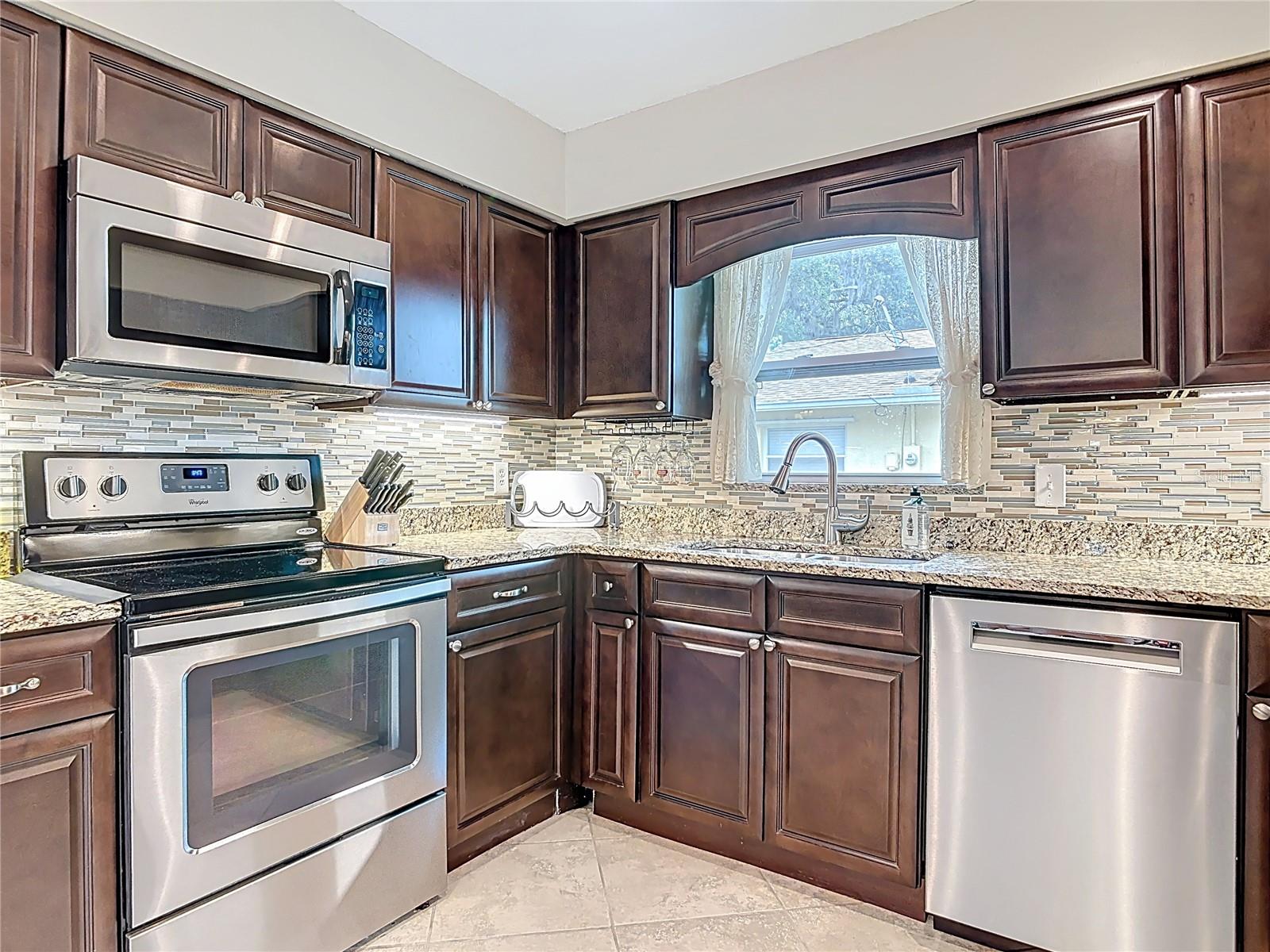 Image 5 of 22 For 1712 Needle Palm Drive