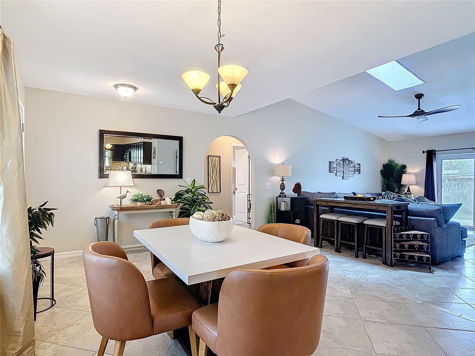 Image 8 of 22 For 1712 Needle Palm Drive