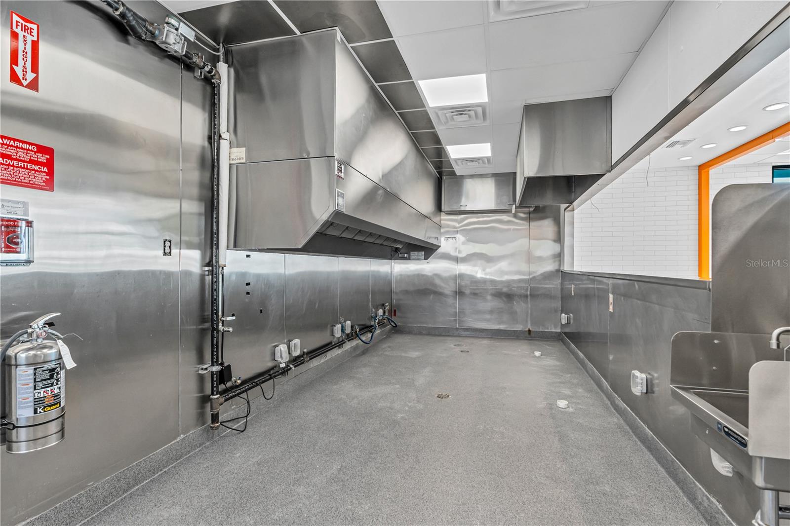 Image 21 of 36 For 2900 Ridgewood Avenue