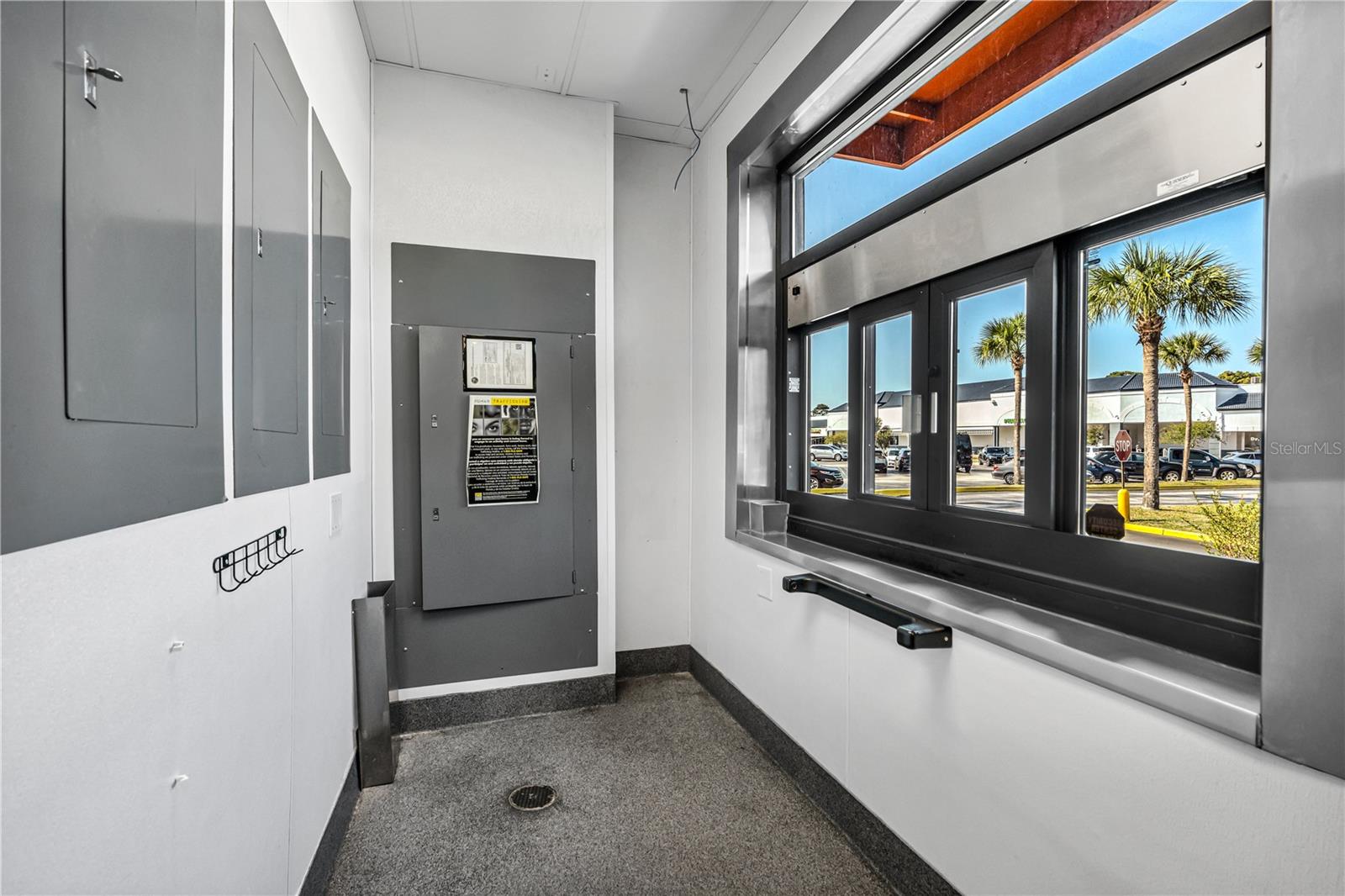 Image 24 of 36 For 2900 Ridgewood Avenue