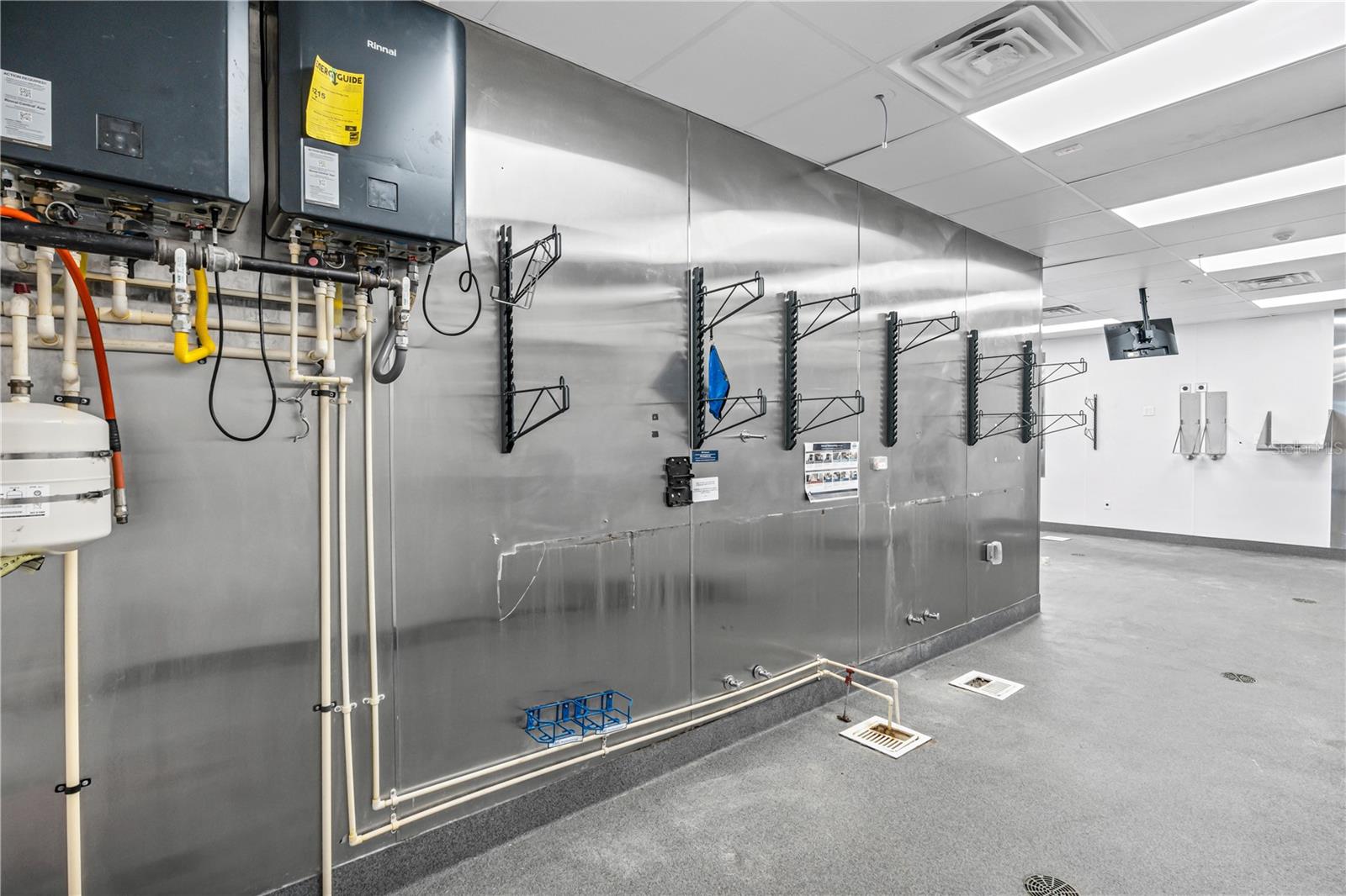 Image 27 of 36 For 2900 Ridgewood Avenue