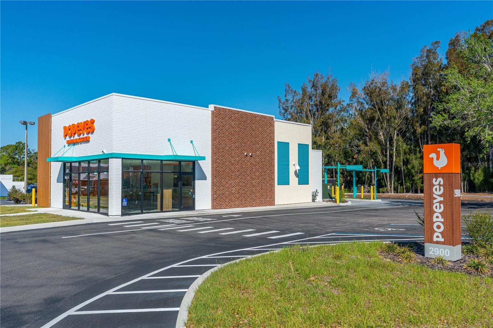 Image 3 of 36 For 2900 Ridgewood Avenue