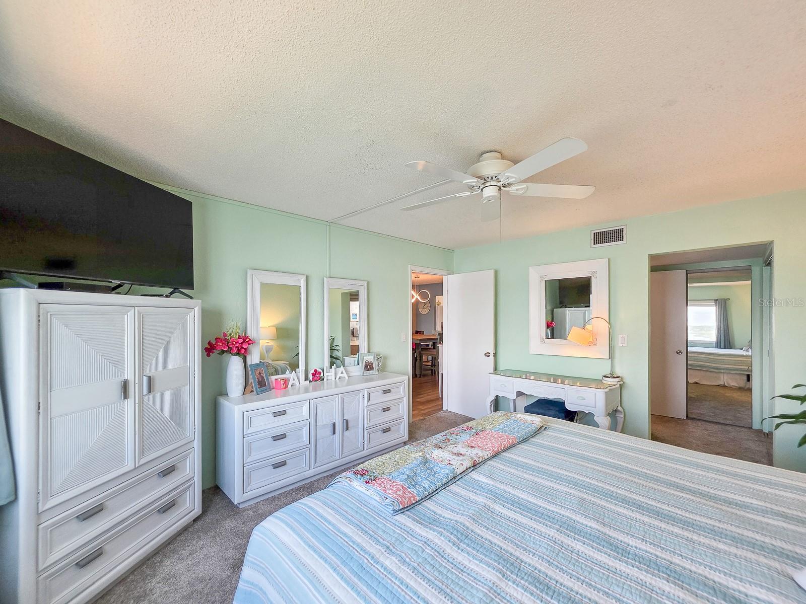 Image 12 of 58 For 3606 Peninsula Drive 605